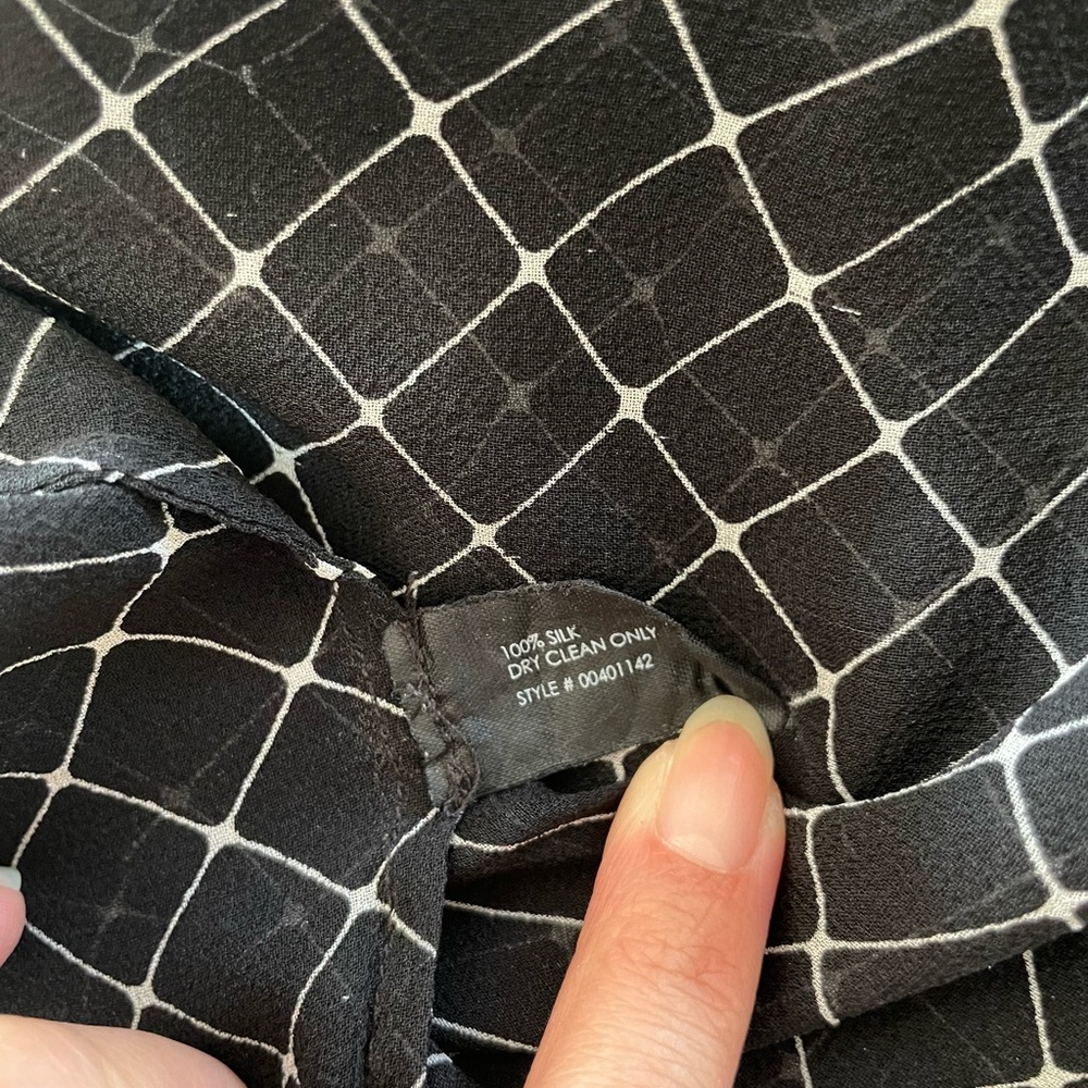 Club Monaco Black and White Grid women’s Shirt - Picture 5 of 5